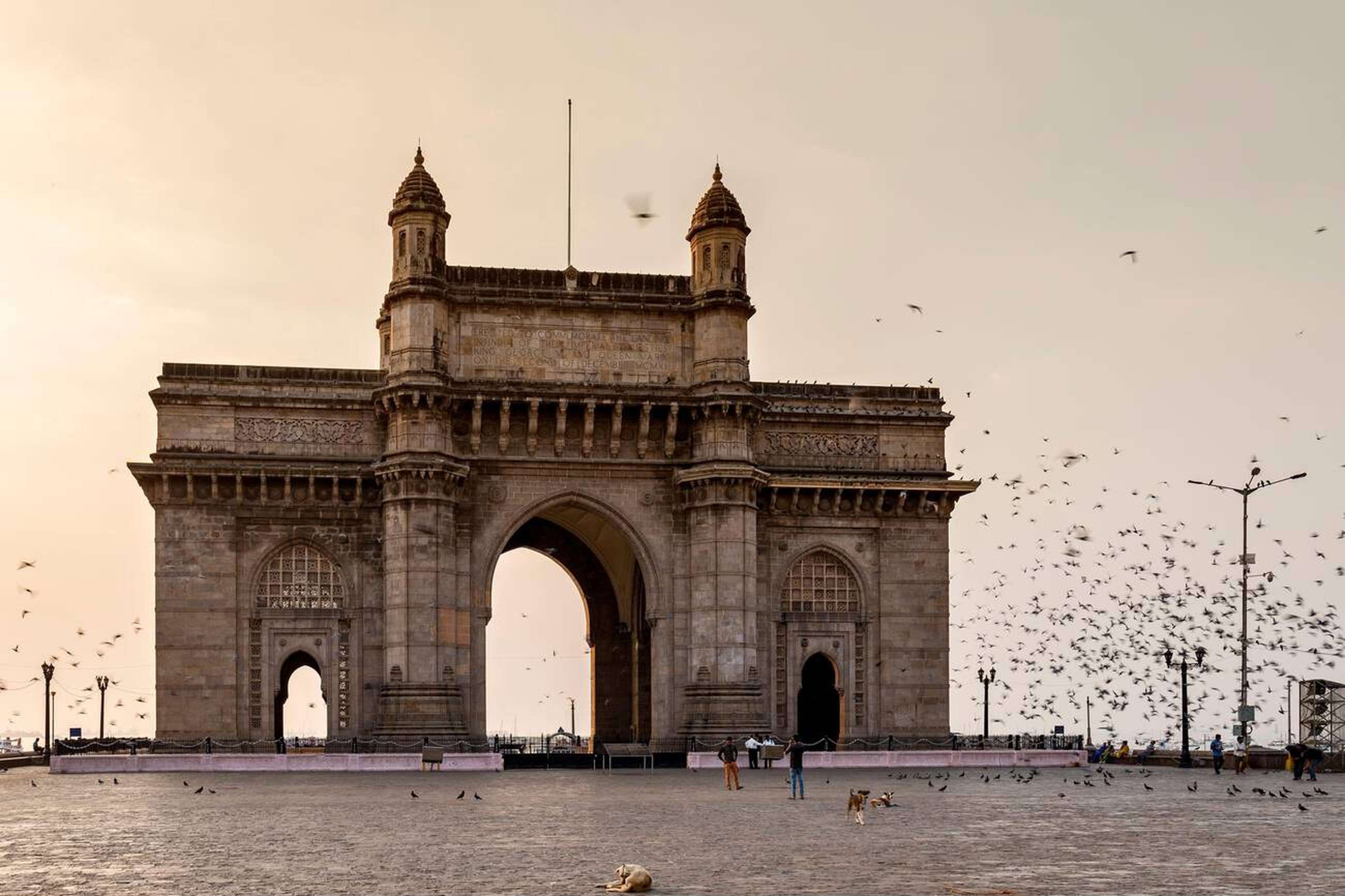 Go for Morning Bicycle Tour in Mumbai and explore Gateway of India