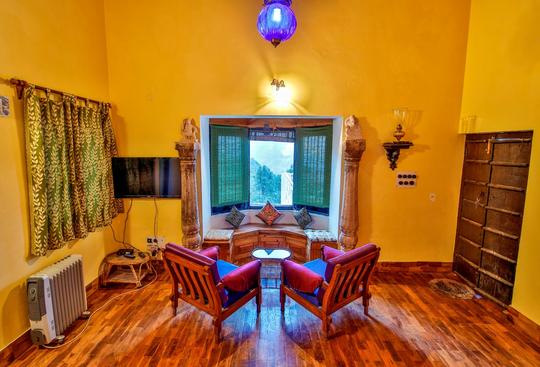 An arthouse amidst the scenic valleys of Ramgarh Image