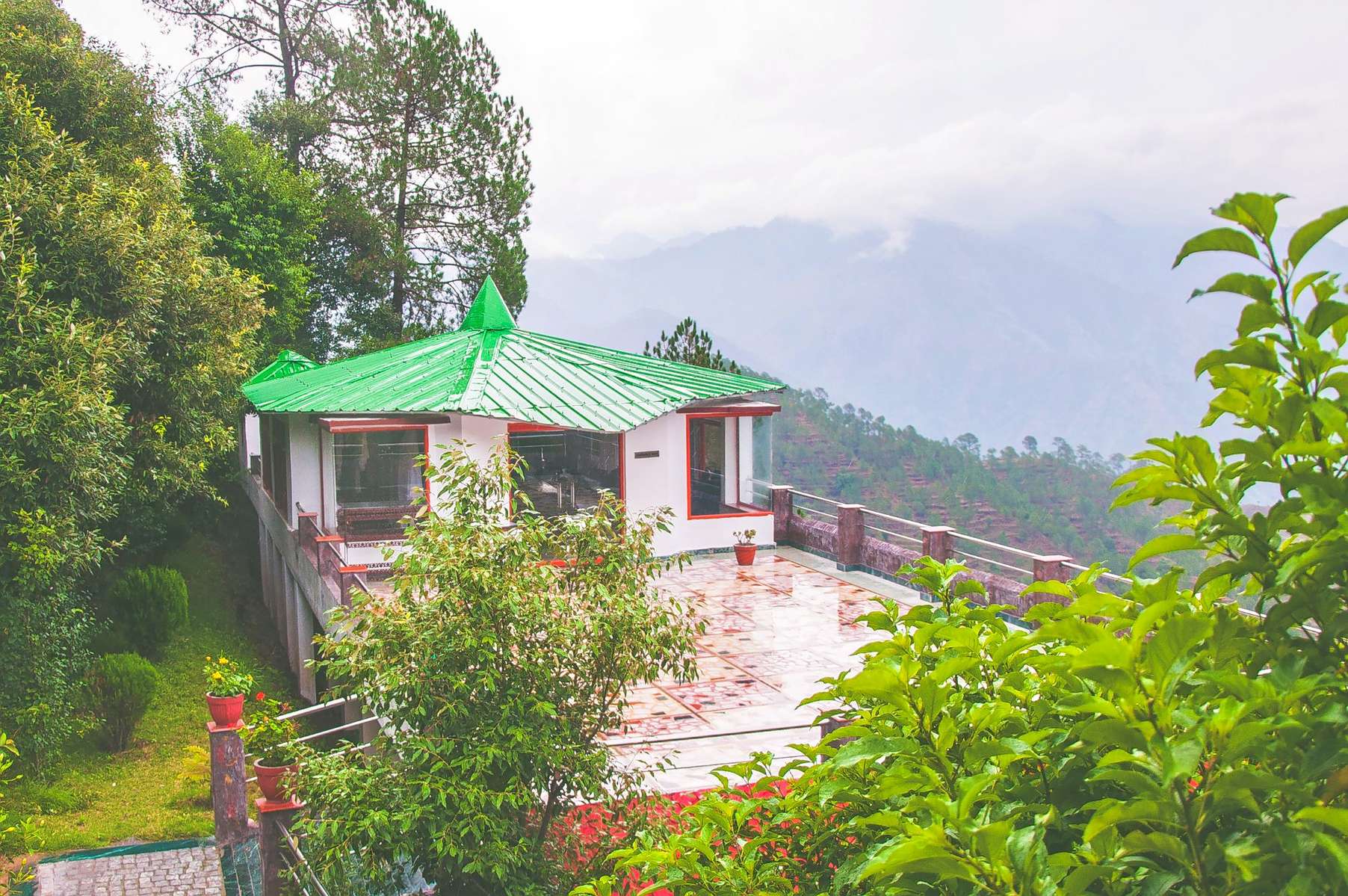 Blue Pine Resort Lansdowne Image