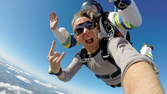 Skydiving in Prague Image
