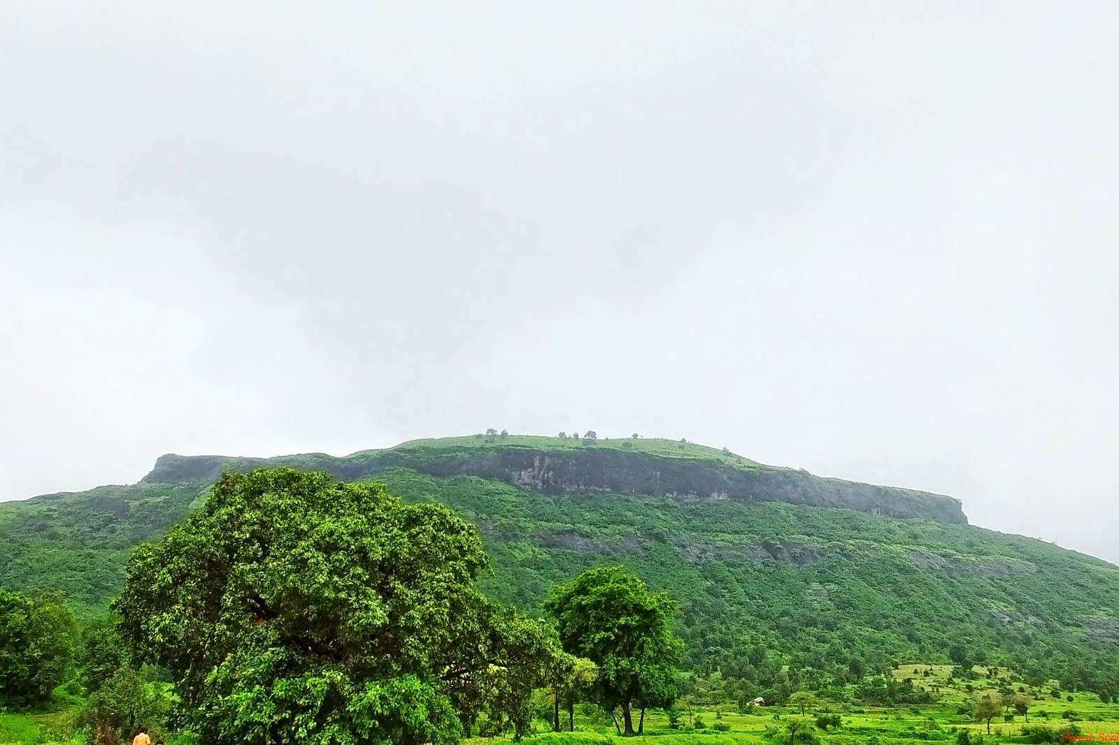 Tringalwadi Fort Trek Image