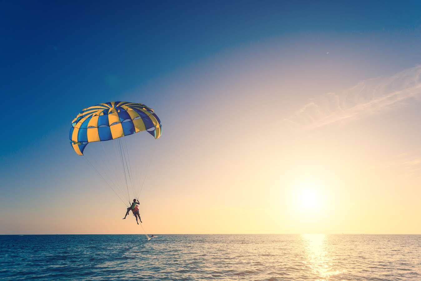 Parasailing in Havelock