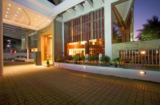 Poolside Candle Light Dinner in Bangalore Image