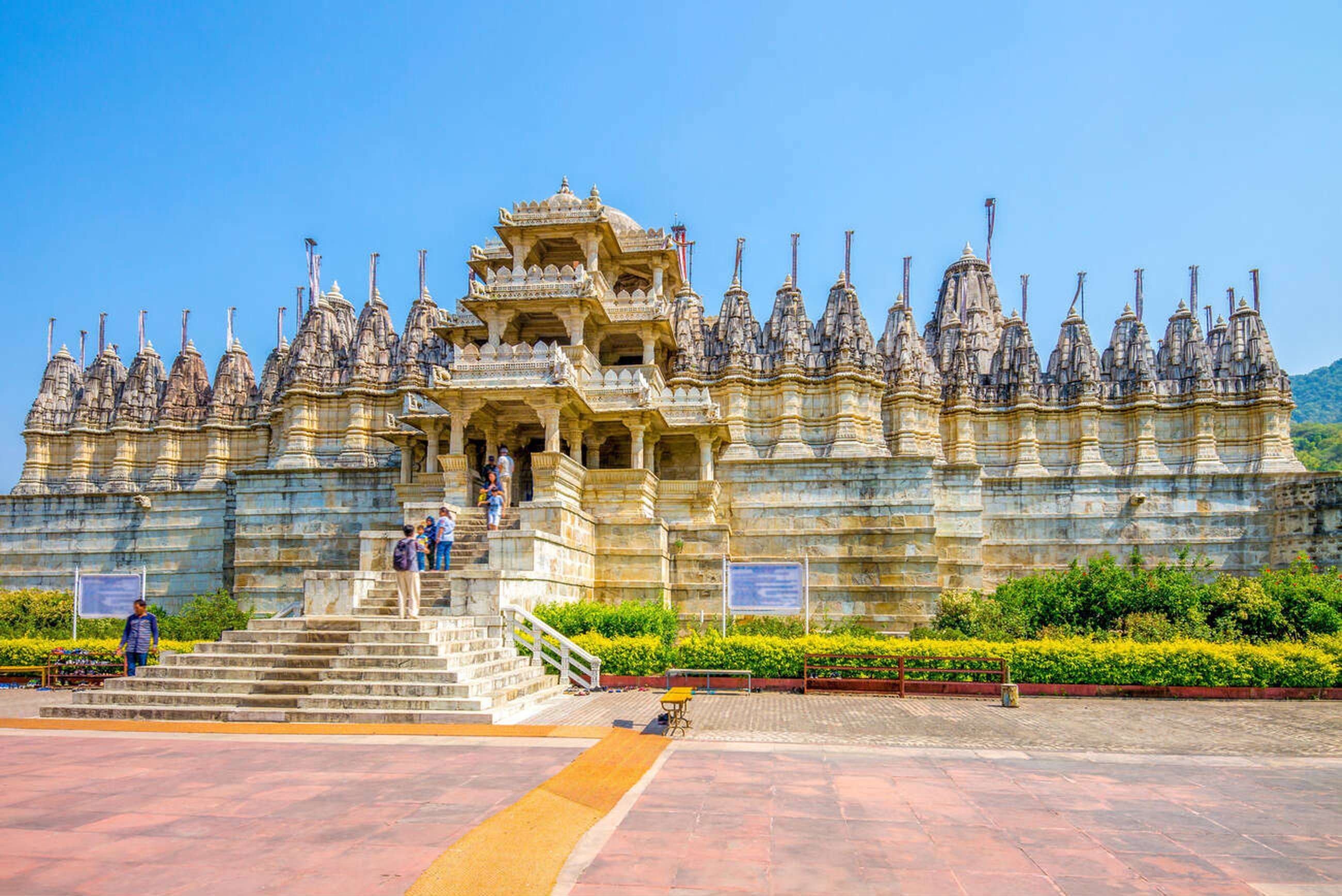 Visit Jian temple in Ranakpur on this tour
