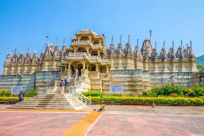Visit Jian temple in Ranakpur on this tour
