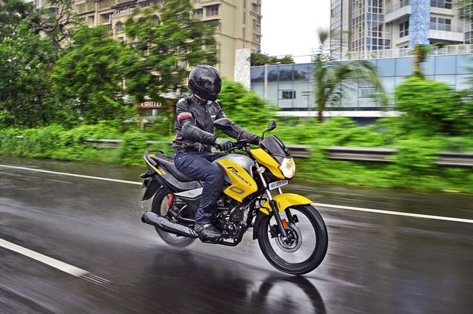 Explore Noida’s hotspots with ease and comfort