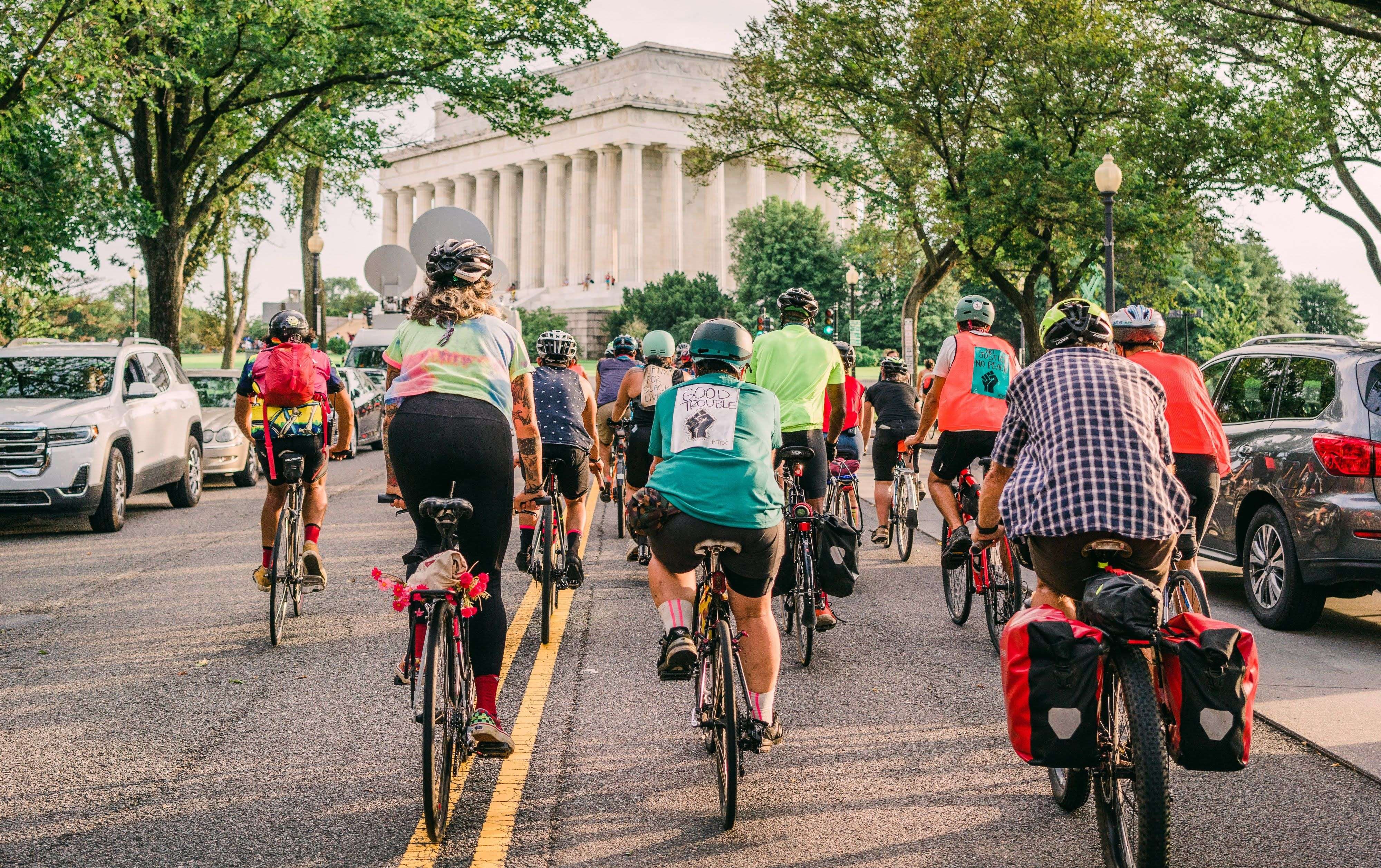 Gear up for exciting 3-hour guided bike tour in Washington DC