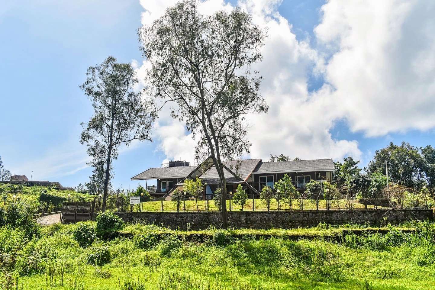 Exotic Valley View Villa Stay near Panchgani