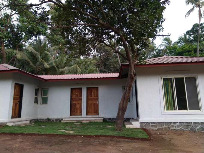 A Cozy Homestay Near The Serene Beaches Of Alibag