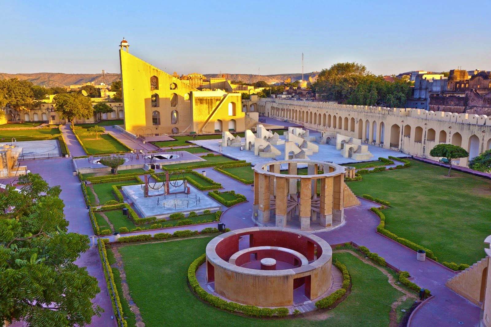 Sightseeing Tour in Jaipur Ajmer and Pushkar Image