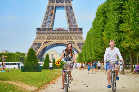 Romantic Journey to Paris | Honeymoon Escapade Image