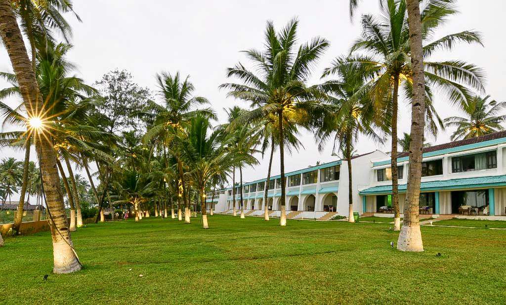 Longuinhos Beach Resort Image