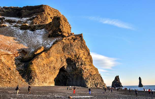 7vt6vdiony2ba4zd9r3taigsqnk0 reynisfjara black sand beach