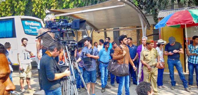 Take a Half Day Tour to Bollywood