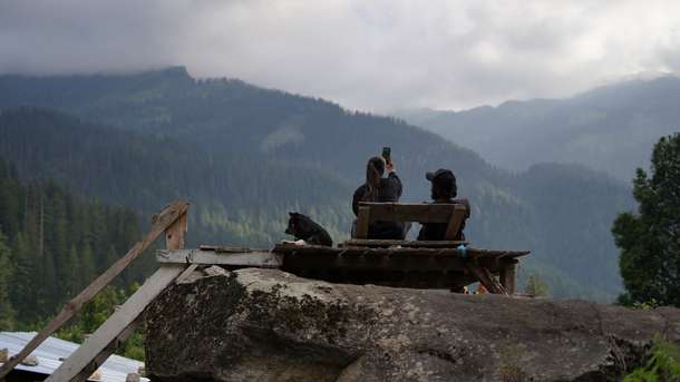 86e3un2rb9o7buipw1pvqj1xl0qt himachal%20 %20couple%201