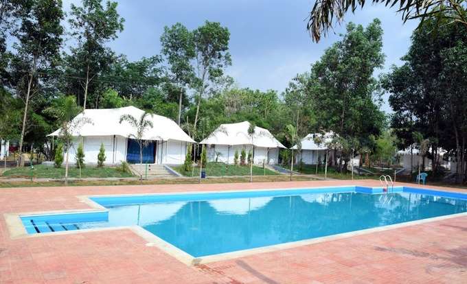 Homestay with Pool View