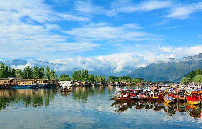 Serene Family Tour Package in Srinagar