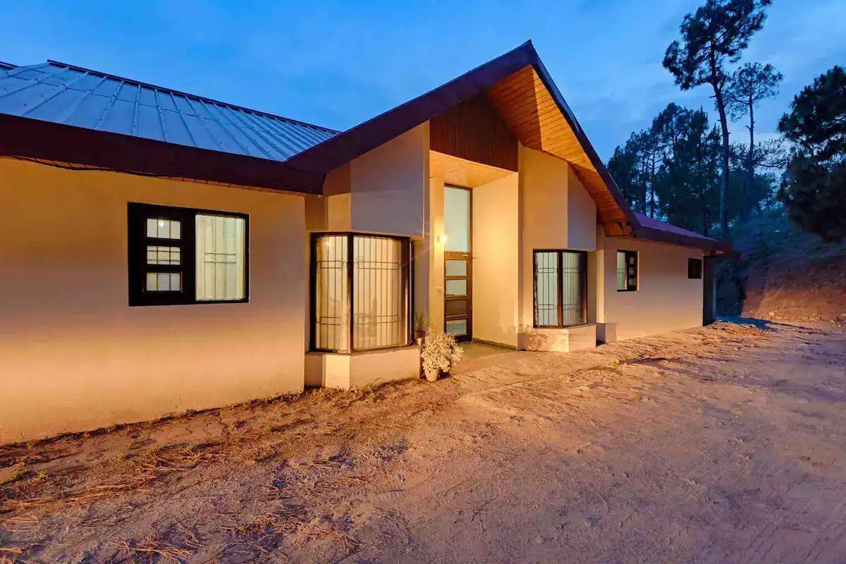 Cozy Villa Stay on The Hilltop of Kasauli