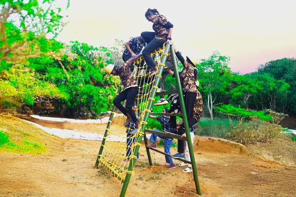 8kxgfsuks4x7c3ypowoju846e3sj commando%20climbing%202