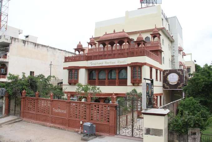 Traditional Haveli Hotel In Jaipur