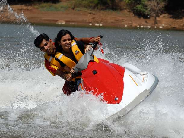 8u1ajnwysndotyiz7p8vocvc3yb9 01 lakeshore watersports