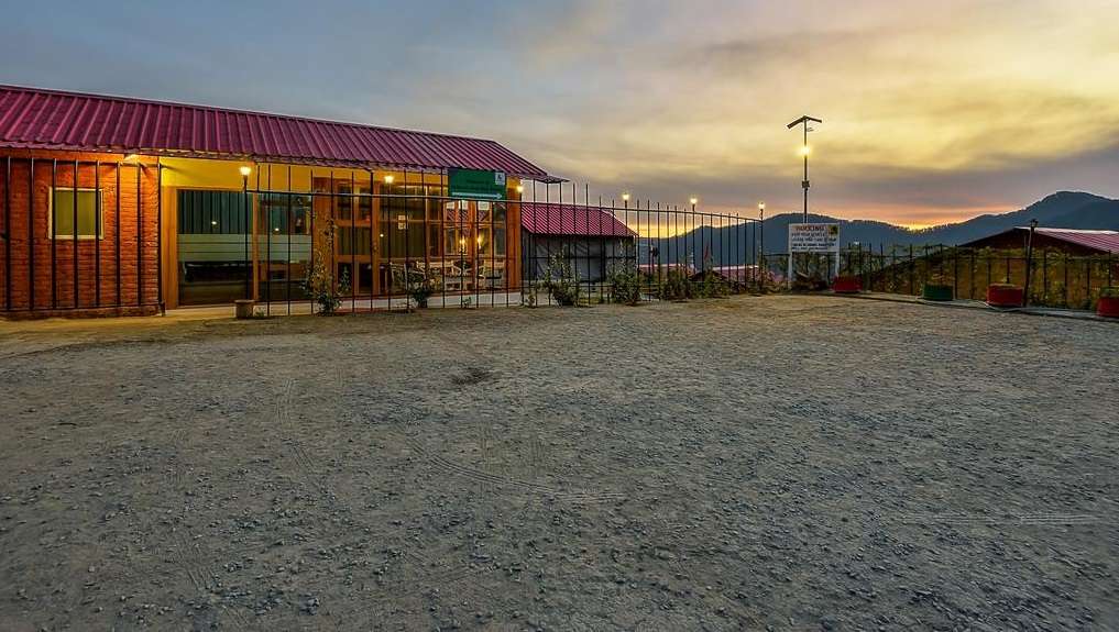 A Quiet Hideaway amidst Apple Orchards in Chail