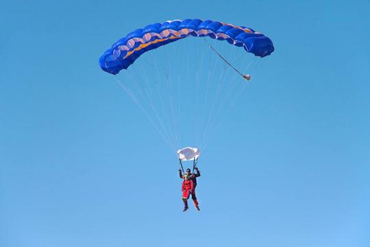 Skydiving in New Castle Image