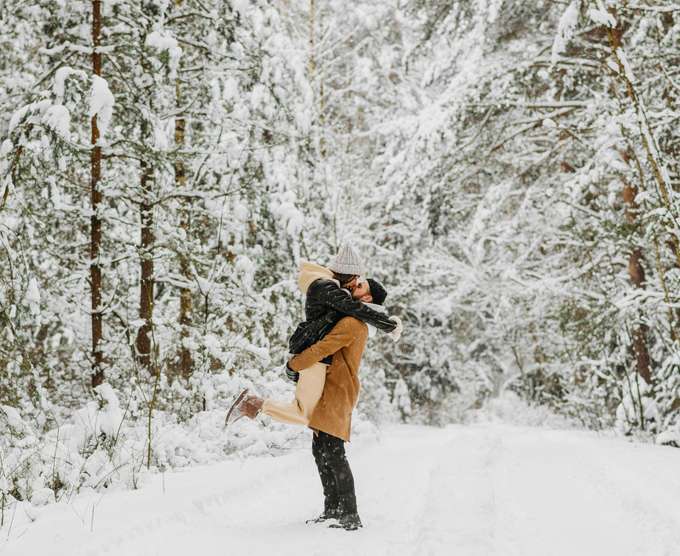 Spend time with your partner in Kashmir