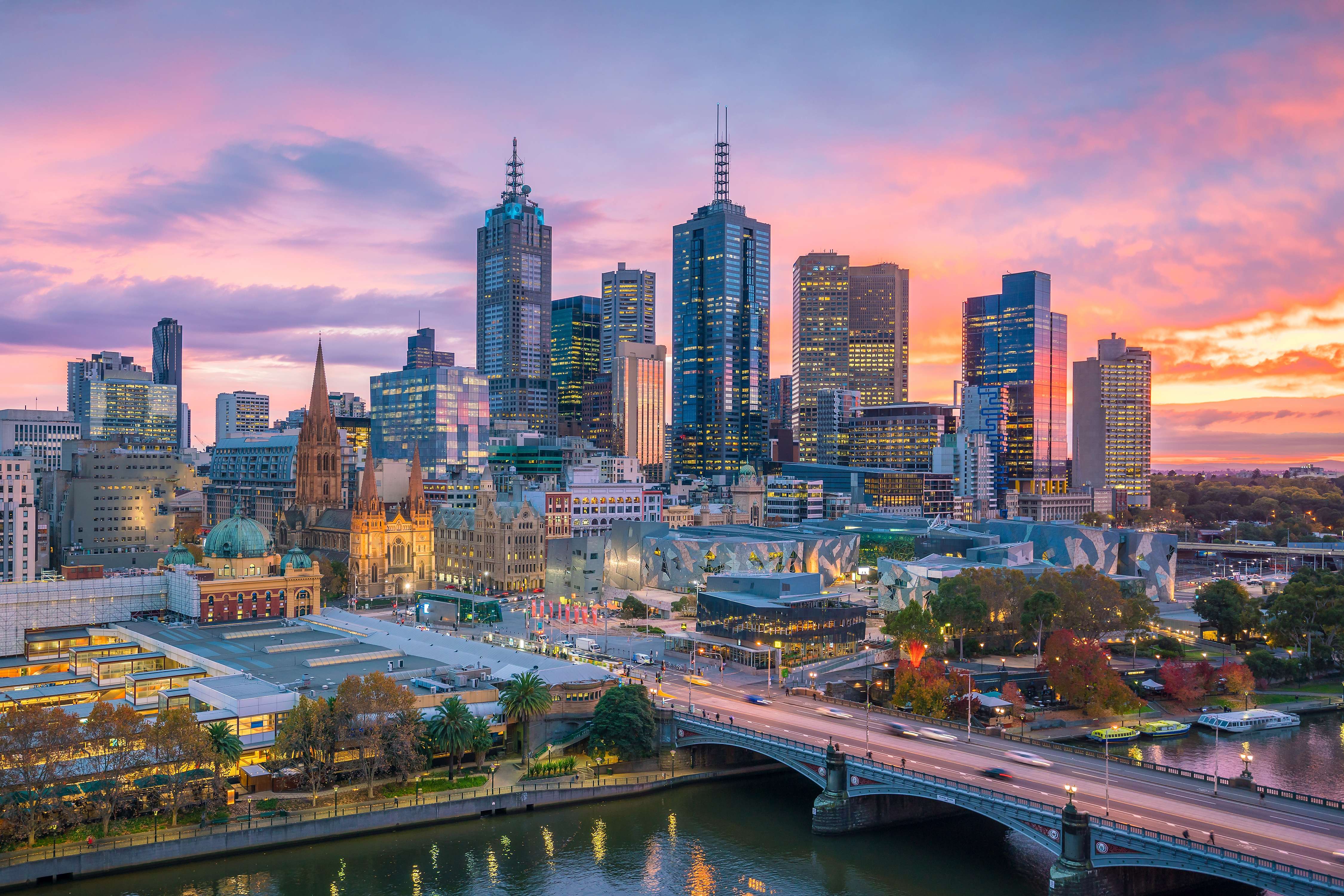 Soak-in the stunning beauty of Melbourne Skyline at twilight