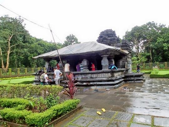 Trek To Todo Waterfalls In Goa Image