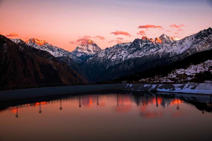 Sunset at the Auli artificial lake