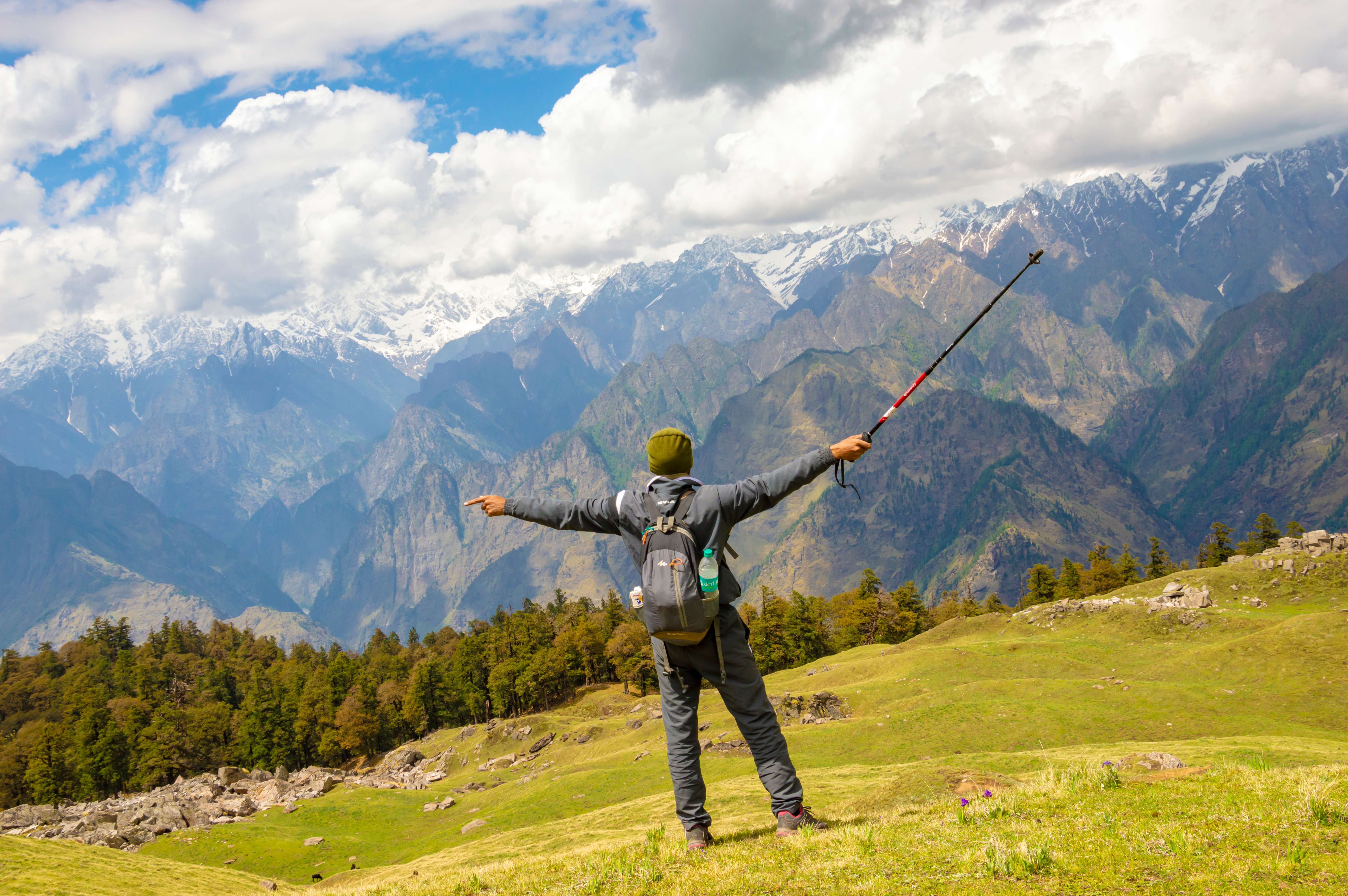 Capture stunning mountain views during Gorson Bugyal trek in Auli