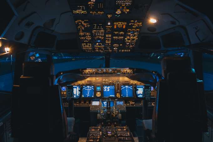 Boeing 737 Cockpit 