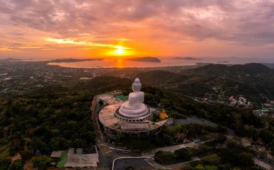 Phuket Retreat | FREE Excursion to Phi Phi Island Image