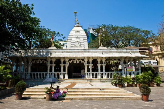 Mumbai Darshan in a Premium Bus Tour Image
