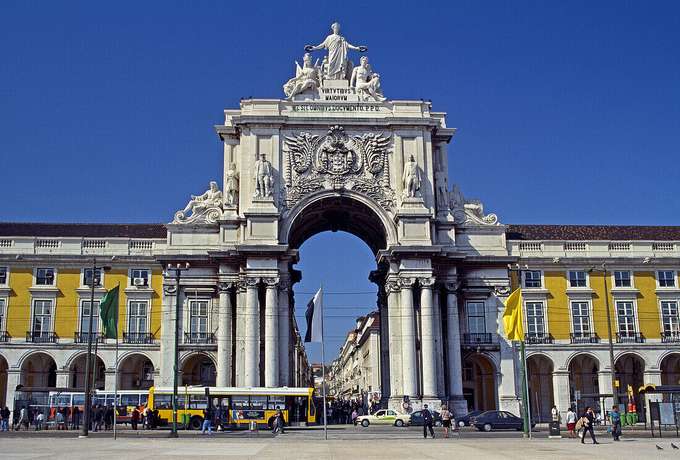 Walk to the beautiful Rua Augusta Arch
