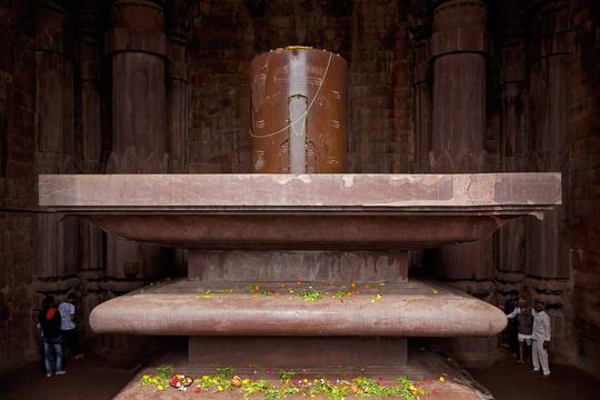 Bhimbetka Rock Shelters & Bhojpur Sightseeing Tour from Bhopal Image