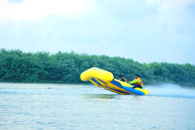 Get ready for an adventurous watersport at Manakudy Beach in Kanyakumari