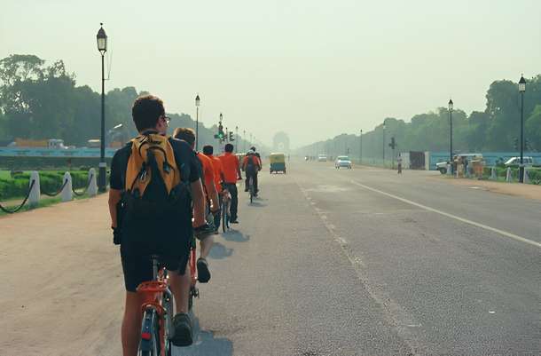 Cycle past Delhi's iconic landmarks, from the Red Fort to Jama Masjid, on a 4-hour guided adventure