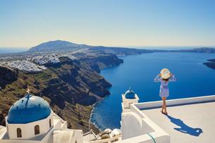 Oia: Beautiful coastal town of Greece