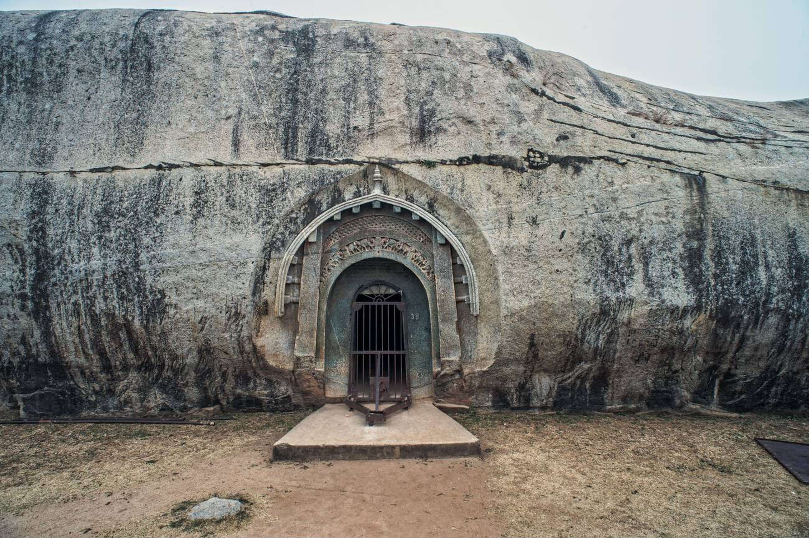 Explore Barabar Caves on an 8-hour day trip from Patna