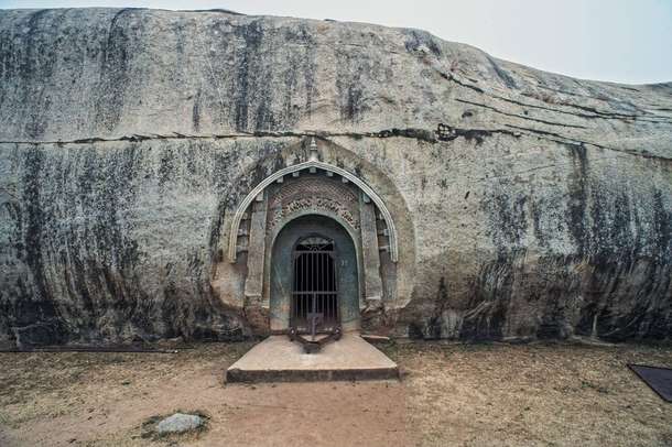 Explore Barabar Caves on an 8-hour day trip from Patna