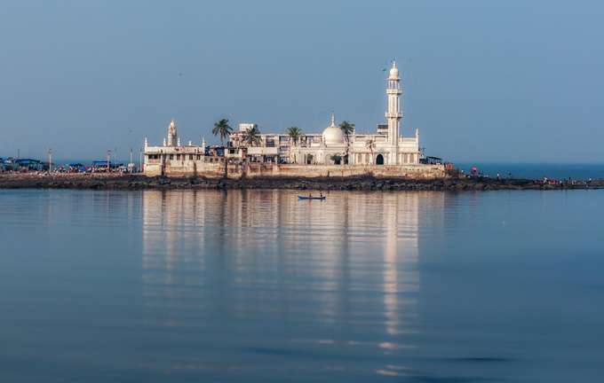 Capture the beauty of Haji Ali Dargah, set against the Arabian Sea