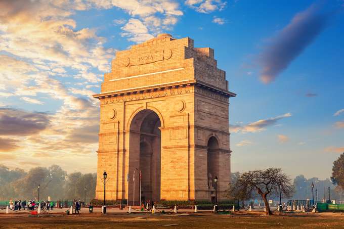Take a leisurely stroll around the iconic India Gate