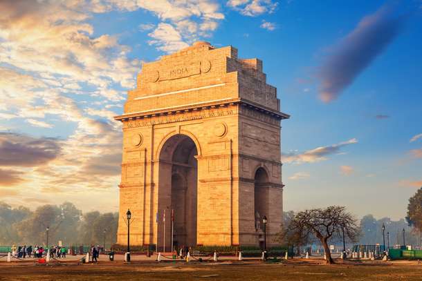 Take a leisurely stroll around the iconic India Gate