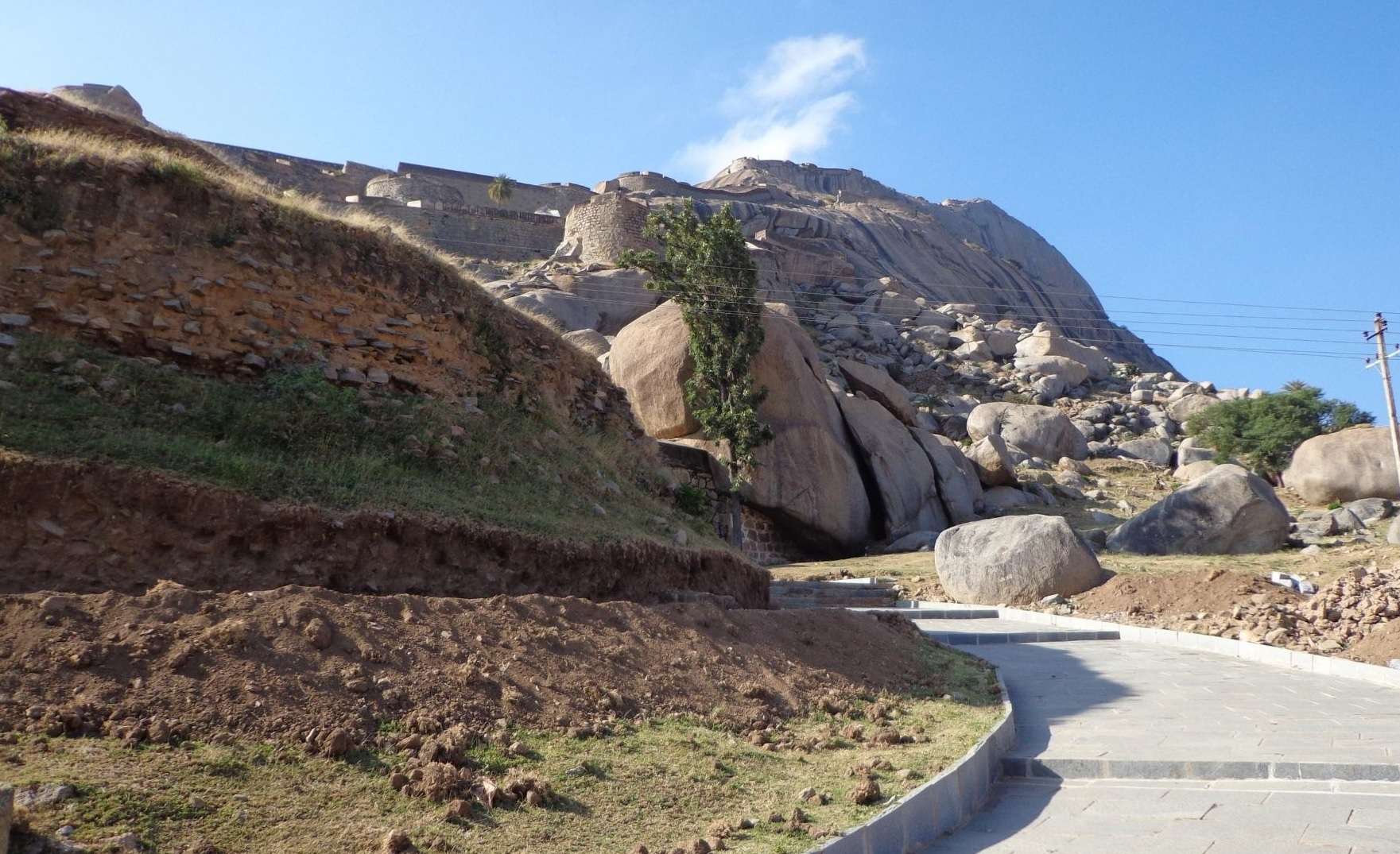 Madhugiri Fort Trek Image