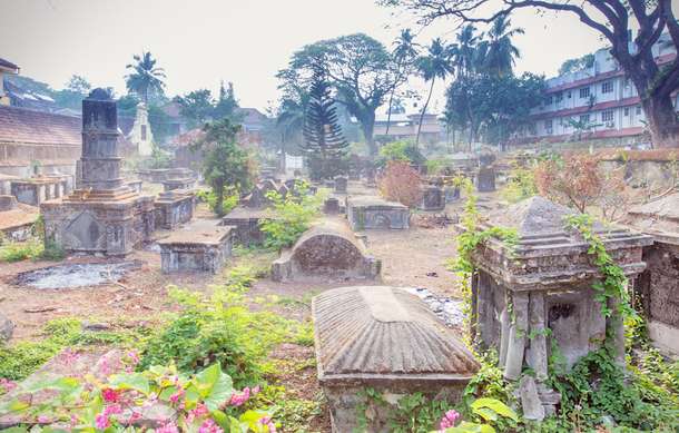 Ame2jqih2vnsr1jpclacgeukuc2z dutch%20cemetery,%20kochi%201