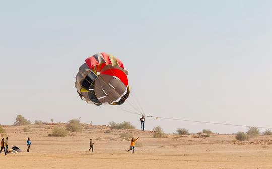 Parasailing In Jaisalmer Image