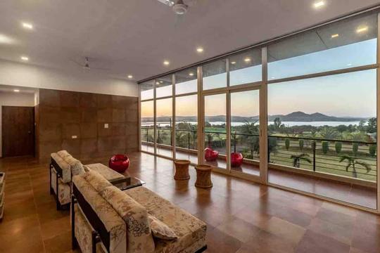 A Luxurious Villa On Backwater Of Gangapur Dam, Nashik Image