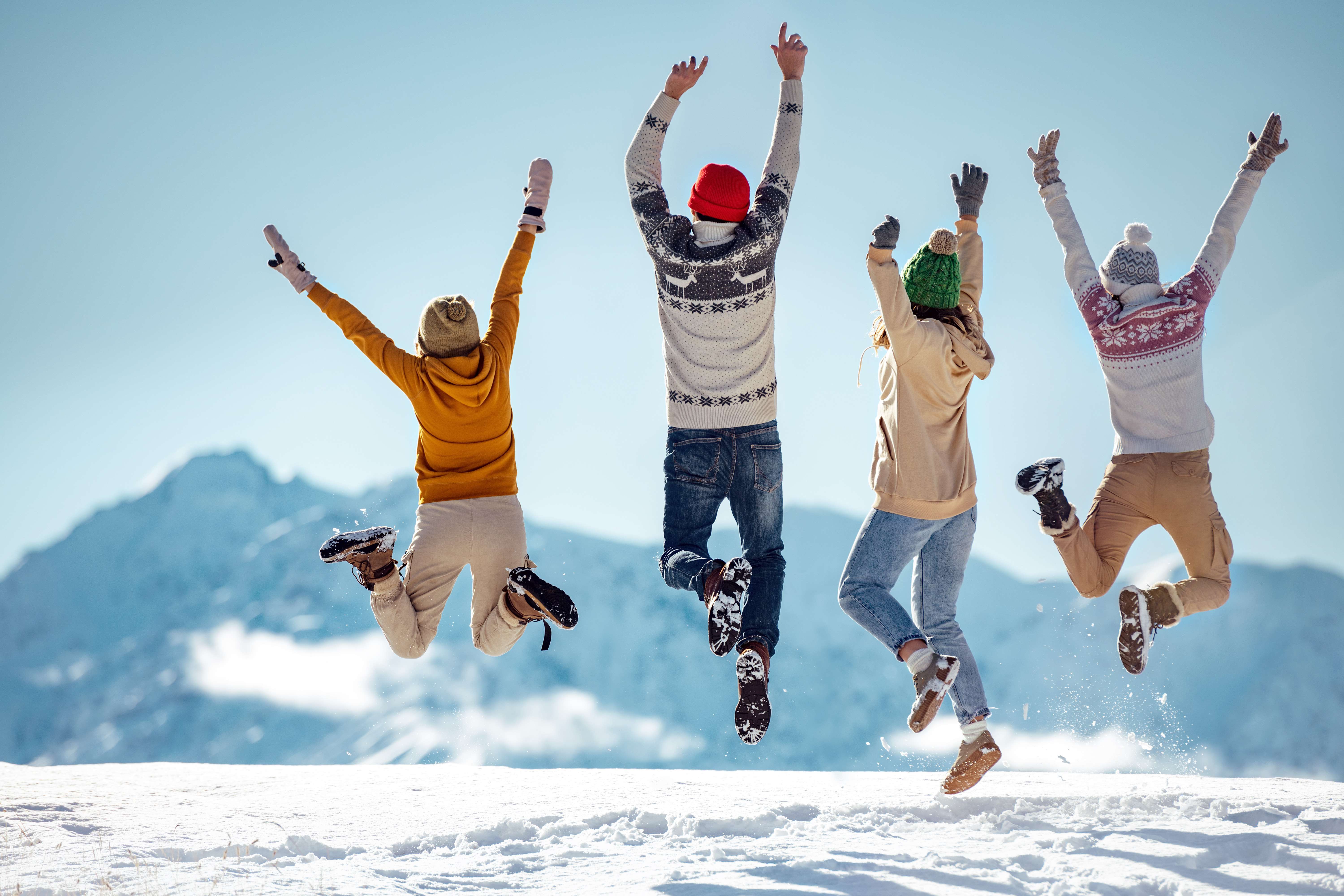  A group of tourists having fun at Solang Valley